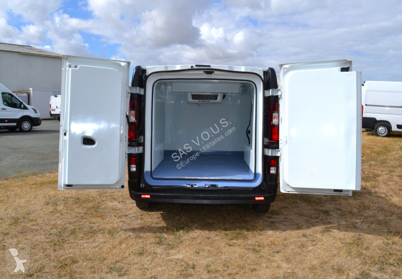 Véhicule utilitaire Renault RENAULT TRAFIC III...