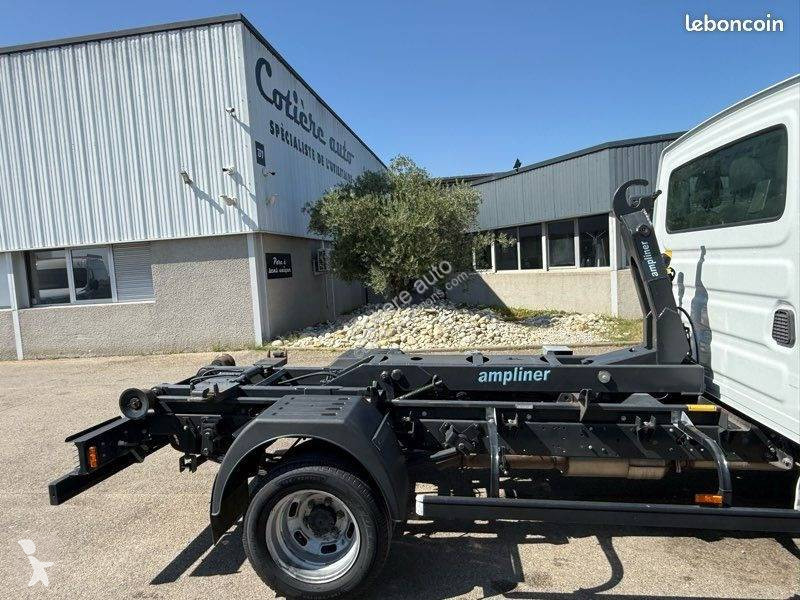 Коммерческий автомобиль Iveco 35C18