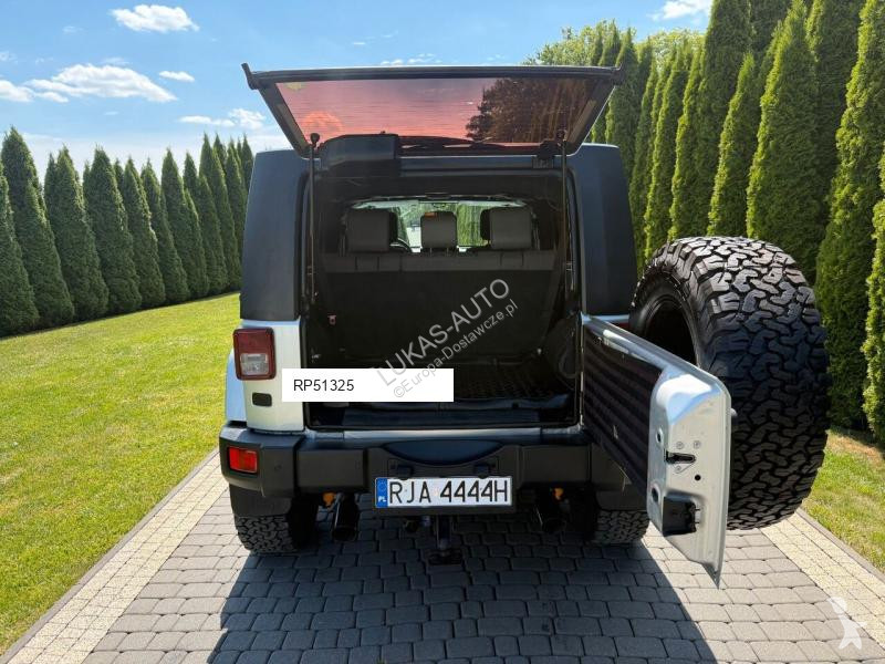 Samochód dostawczy Jeep Unlimited Sahara 3.8 Autom