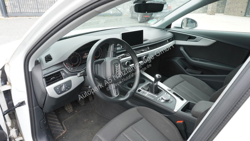 عربة نفعية Audi Avant 40 TFSI Matrix LED