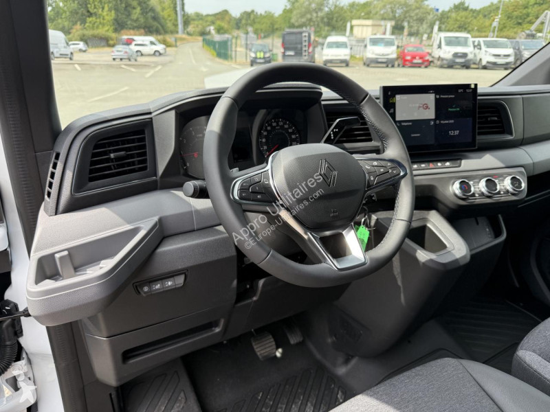 Véhicule utilitaire Renault MASTER 3t5 L2H2 2.0...