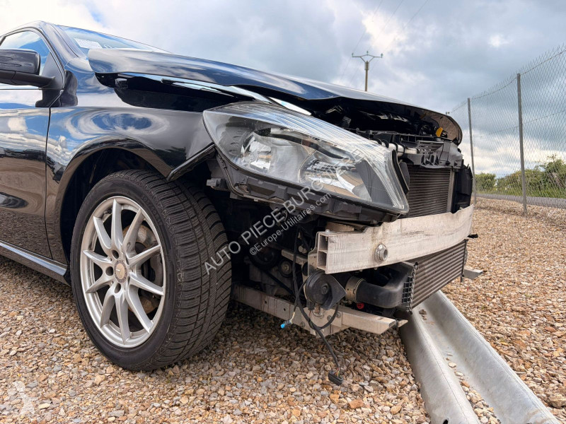 Véhicule utilitaire Mercedes Classe A A180 1.6i...