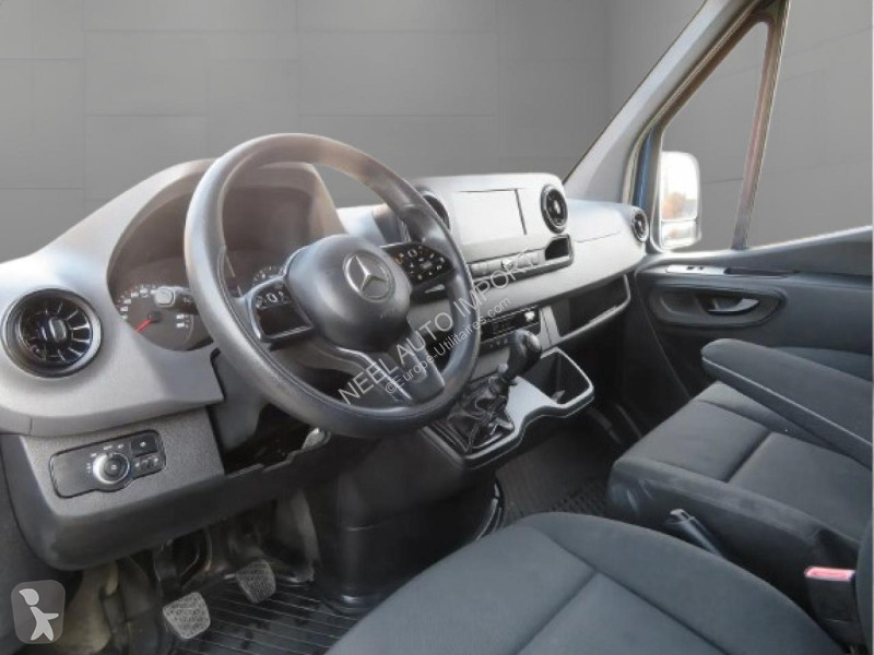 Véhicule utilitaire Mercedes SPRINTER 311 CDI...