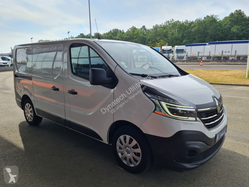 Véhicule utilitaire Renault TRAFIC III FG L1H1...