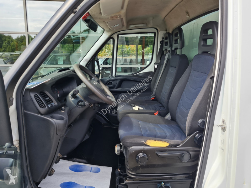 Véhicule utilitaire Iveco DAILY CCB 35C14...