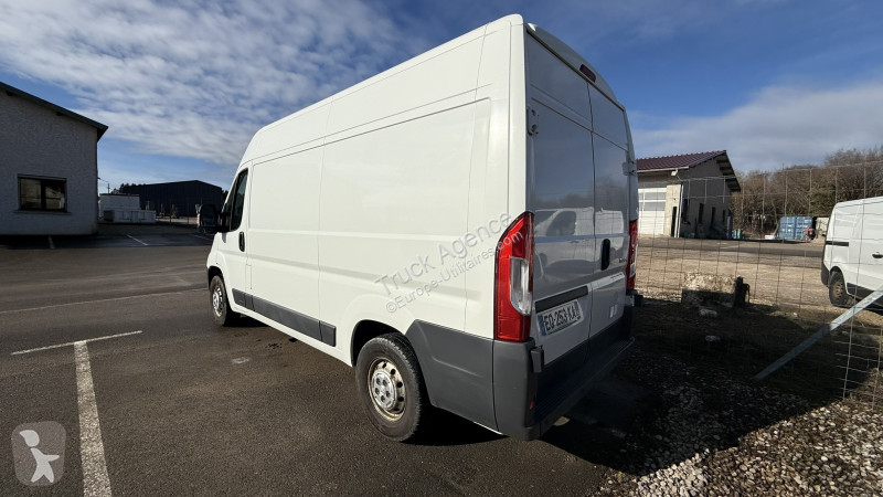 Véhicule utilitaire Peugeot