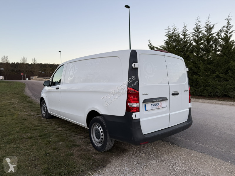 Véhicule utilitaire Mercedes  VITO