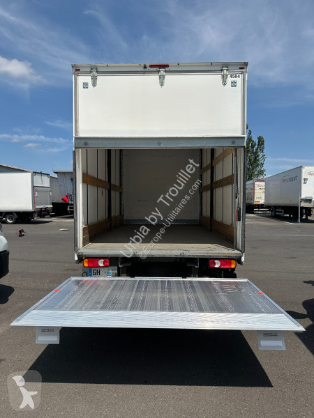 عربة نفعية Renault 20M3 145 CV FOURGON HAYON 3,5 T