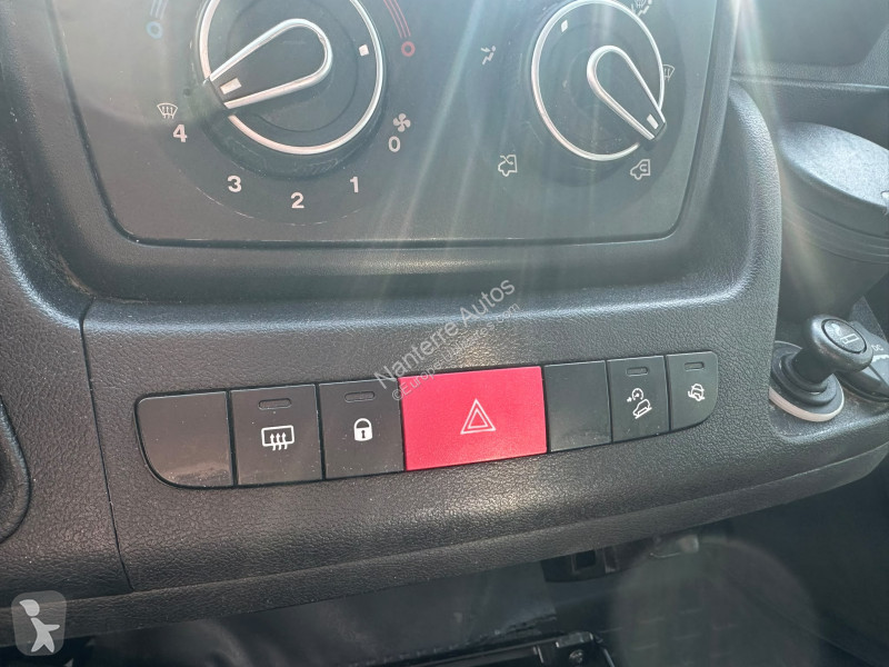 Samochód dostawczy Peugeot BOXER BENNE 18000 HT...