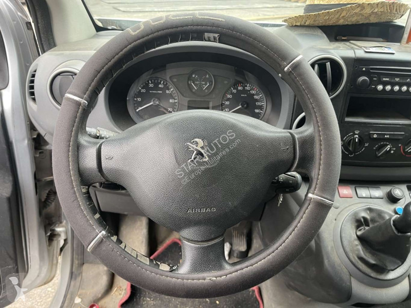 عربة نفعية Peugeot