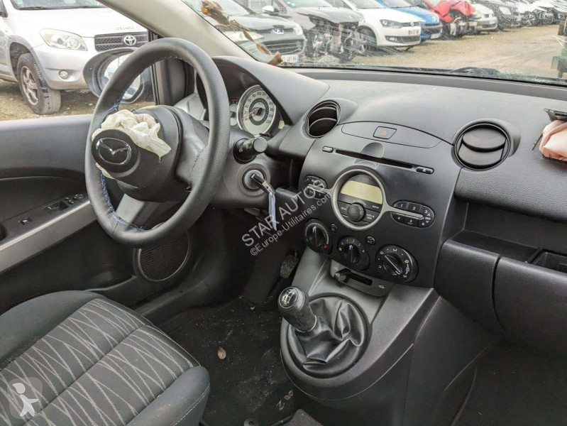 Samochód dostawczy Mazda