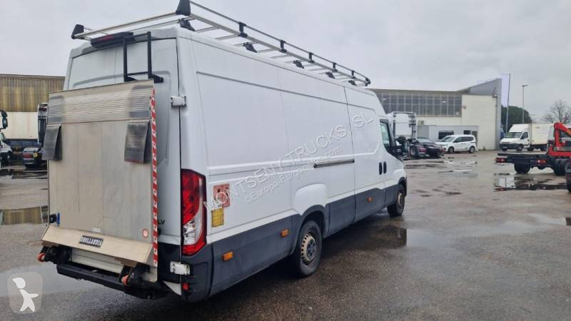 عربة نفعية Iveco