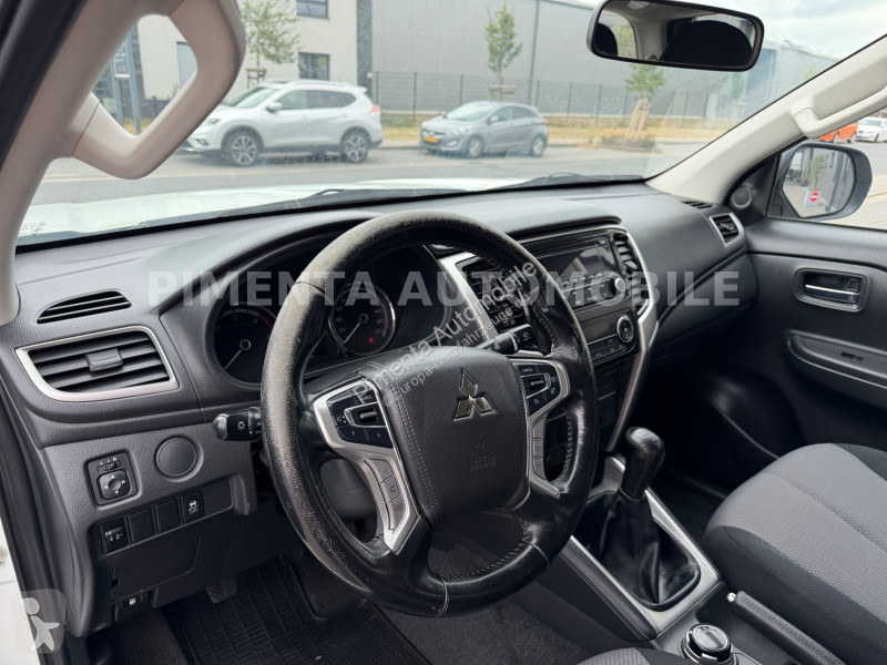 عربة نفعية Mitsubishi D/C 220DI-D M-PRO...