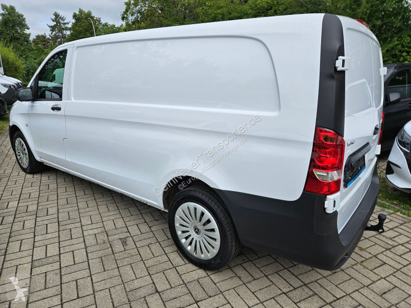 Mercedes Vito...