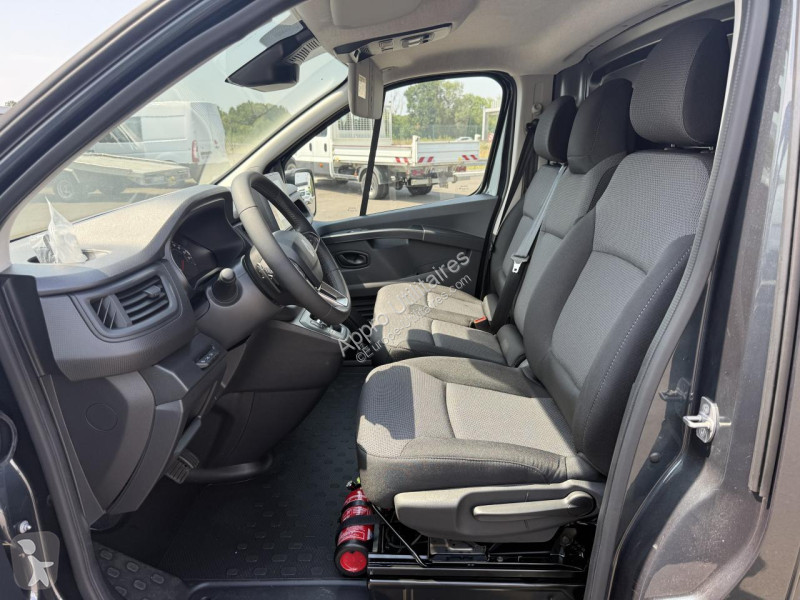 Véhicule utilitaire Renault TRAFIC 3T0 L1H1...