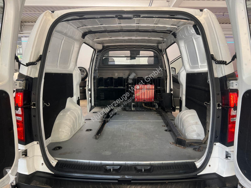 Samochód dostawczy Hyundai H-1  2,5 CRDI...