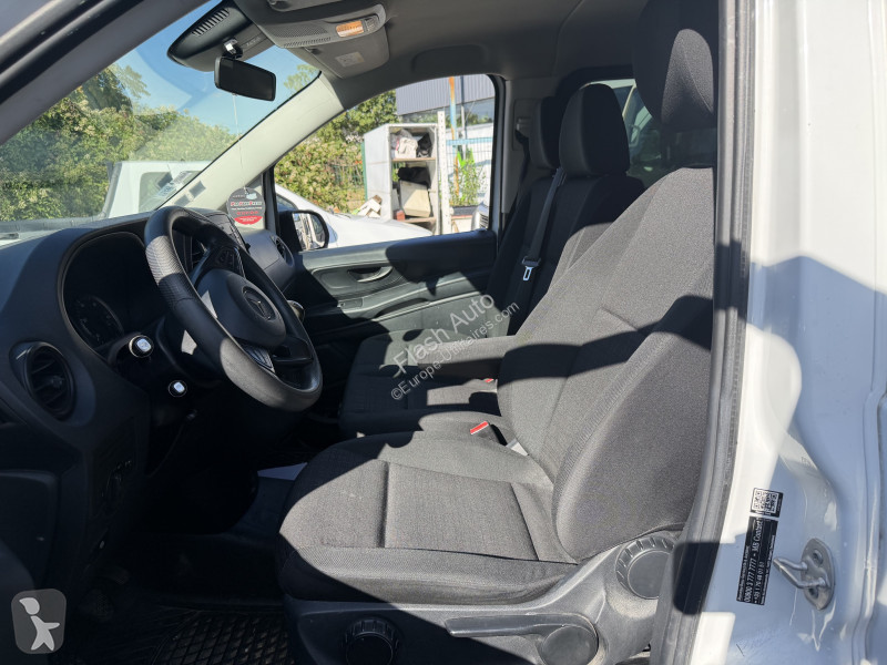 Véhicule utilitaire Mercedes VITO  111 CDI...