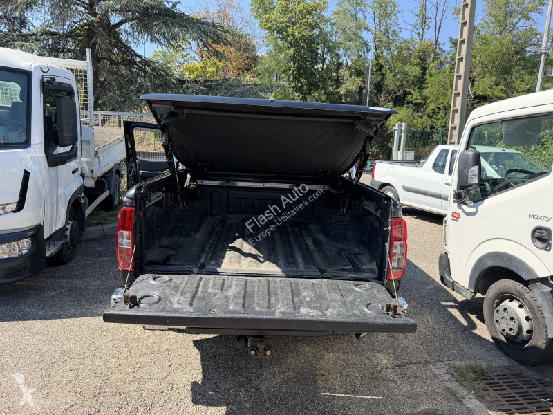 Véhicule utilitaire Nissan NAVARA 3.0 V6 DCI...