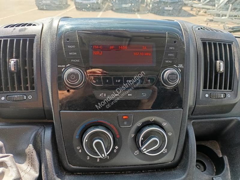 Nyttofordon Peugeot BENNE GRUAU + COFFRE 150CV