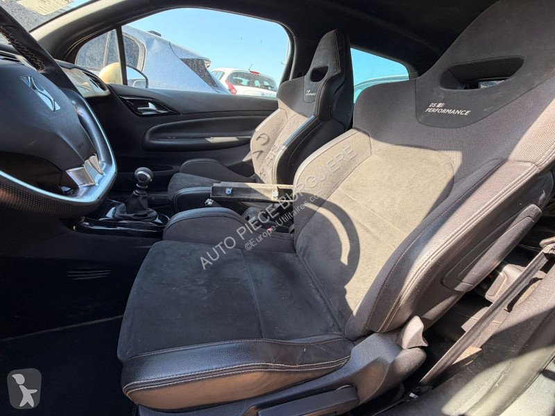 DS 3 Cabrio Performance 1.6 THP 208 / EK038...