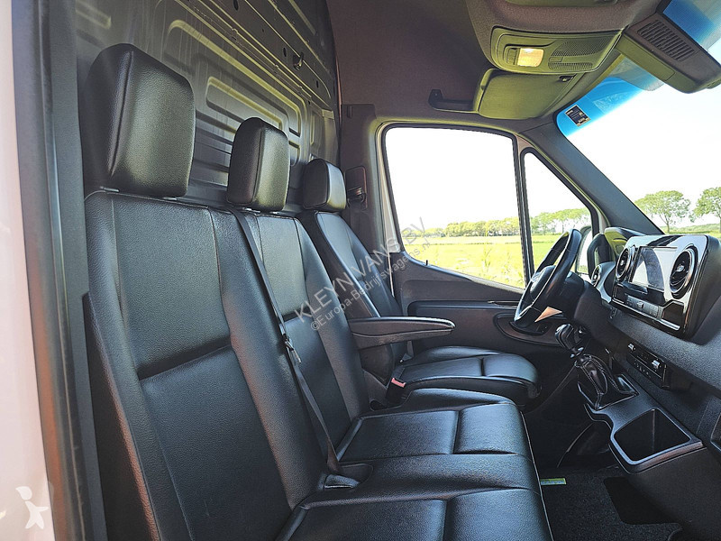 Bedrijfswagen Mercedes 311 L2H2 MBUX10 RWD