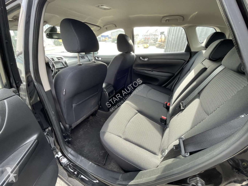 عربة نفعية Nissan