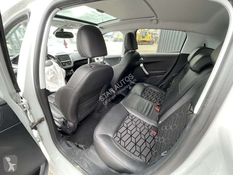 عربة نفعية Peugeot