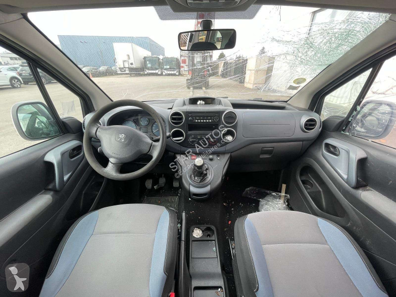 عربة نفعية Peugeot