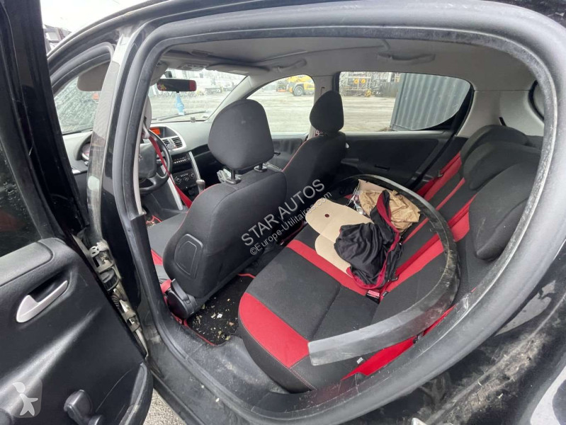 عربة نفعية Peugeot