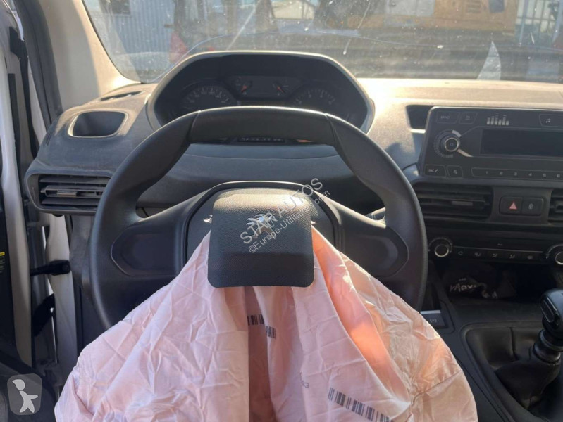 عربة نفعية Peugeot