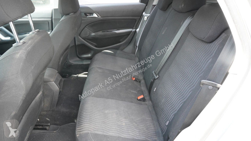 عربة نفعية Peugeot Active