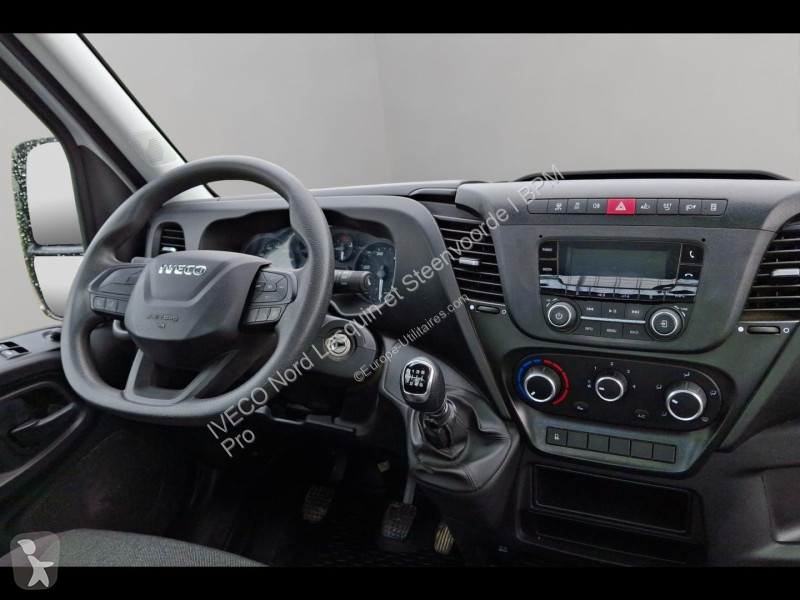 Véhicule utilitaire Iveco CCb 35C16H...