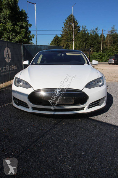 Furgoneta Tesla P85+