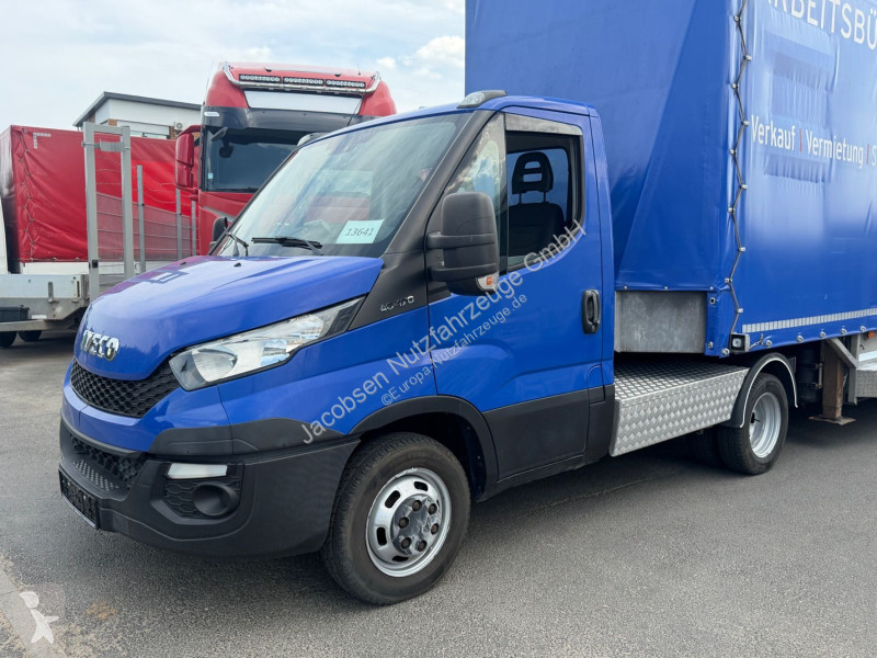 عربة نفعية Iveco 40c17 + Veldhuizen P33-2...