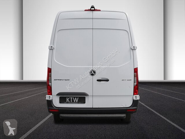 Véhicule utilitaire Mercedes Sprinter 317...