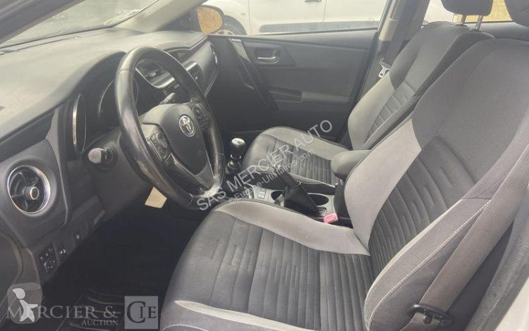 Véhicule utilitaire Toyota