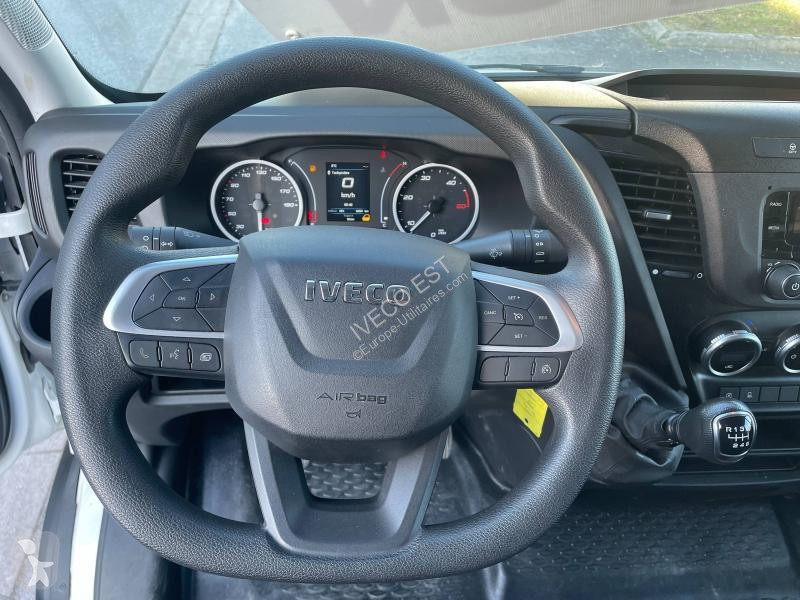Véhicule utilitaire Iveco 35S Fg 35S14 V12m3 -...