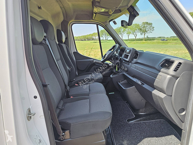 عربة نفعية Renault 2.3 DCI 150 L3H2