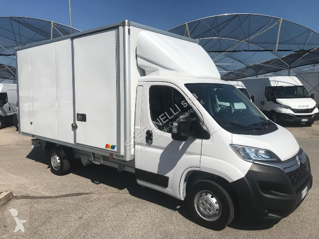 عربة نفعية Citroën Jumper 35 L4 2.2 bluehdi...