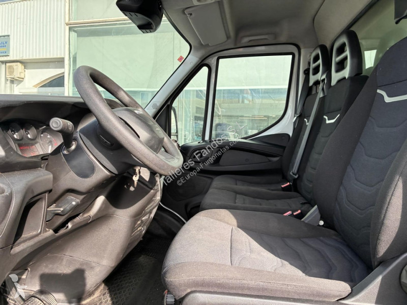 Iveco  35C16 20m3 con puertas traseras van