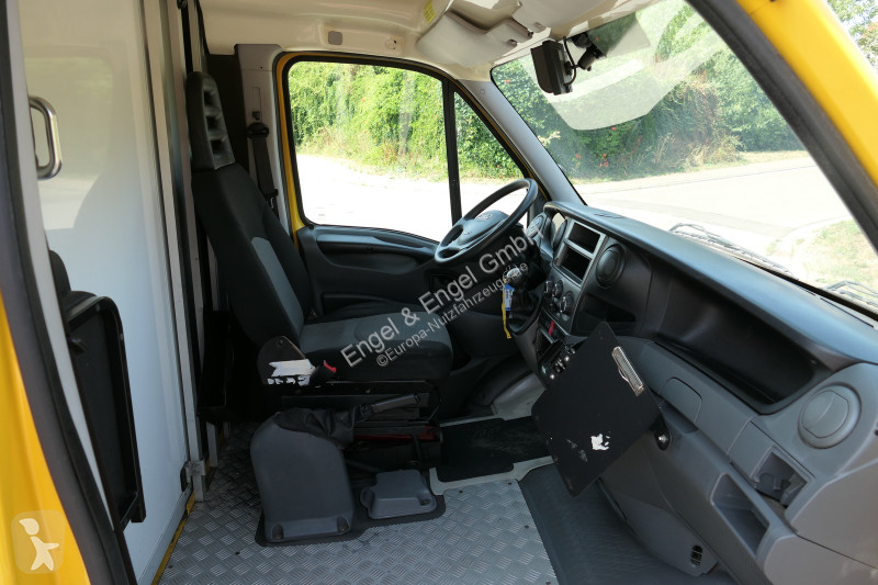 Лекотоварен автомобил Iveco Daily 35 S11 C30C...