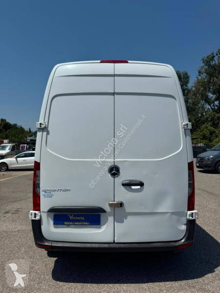 عربة نفعية Mercedes