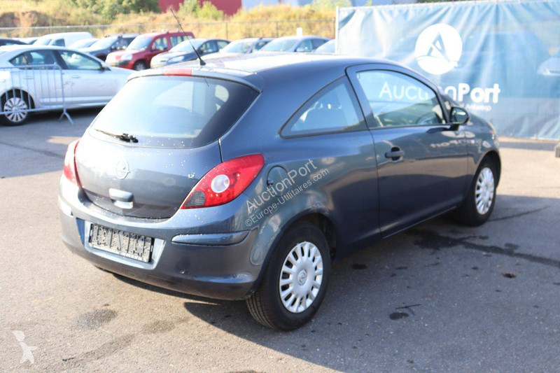 عربة نفعية Opel