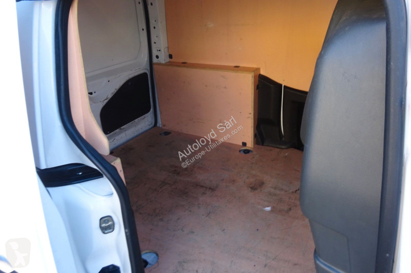 Véhicule utilitaire Peugeot PARTNER 1,6 HDI 99