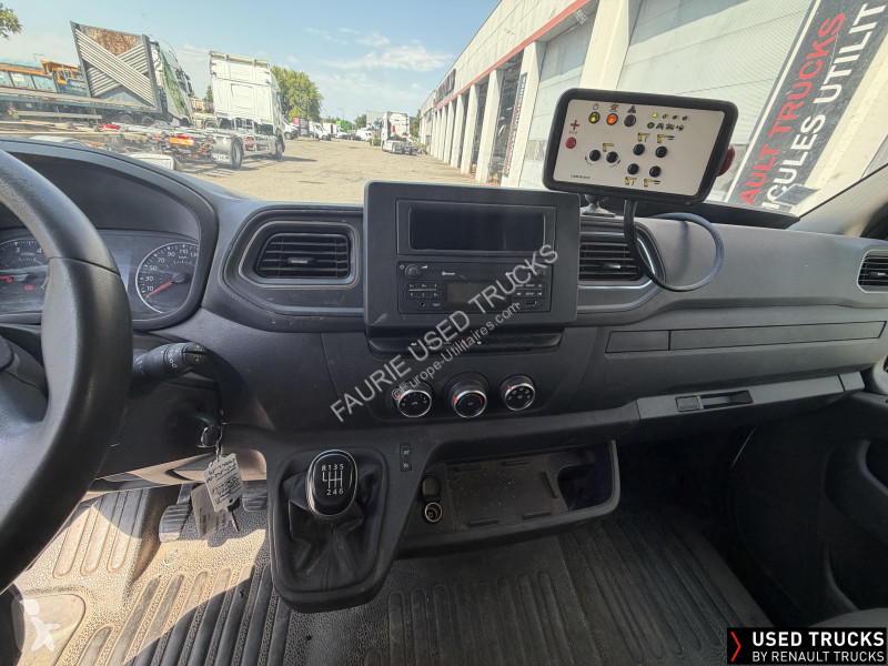 Samochód dostawczy Renault