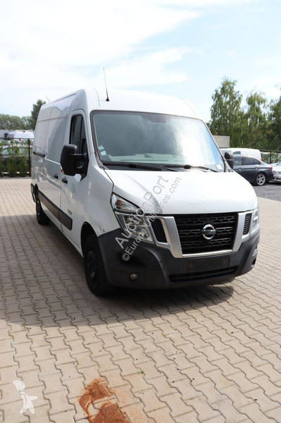 Furgoneta Nissan