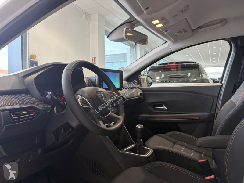 عربة نفعية Dacia (3) Stepway Confort TCe 90