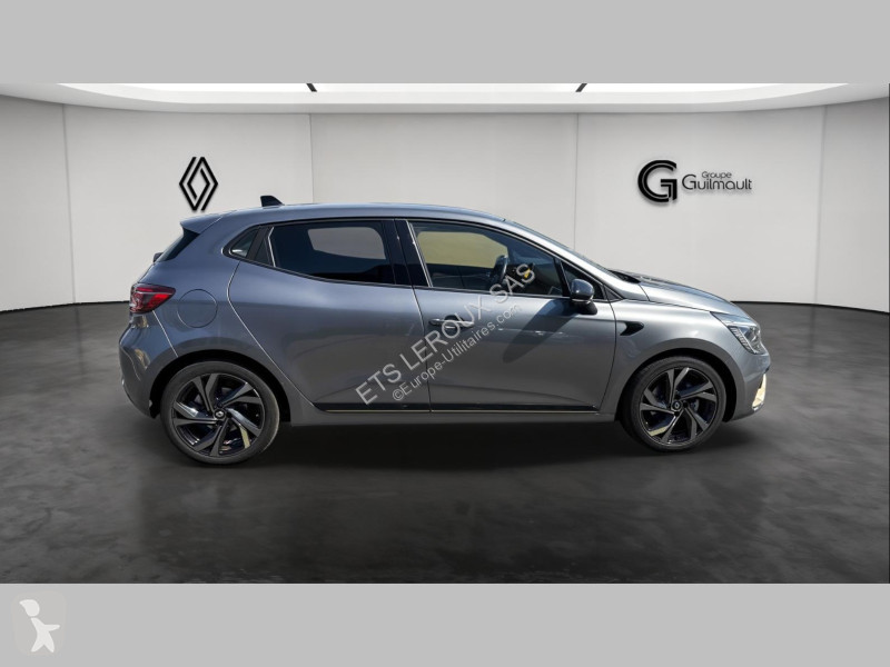 عربة نفعية Renault CLIO V