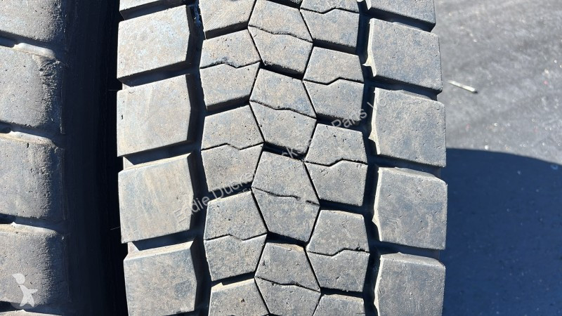 Véhicule utilitaire Bridgestone 315/80R22.5 SET...
