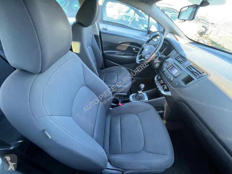 Samochód dostawczy KIA Rio 1.4 CRDi 90 Premium...